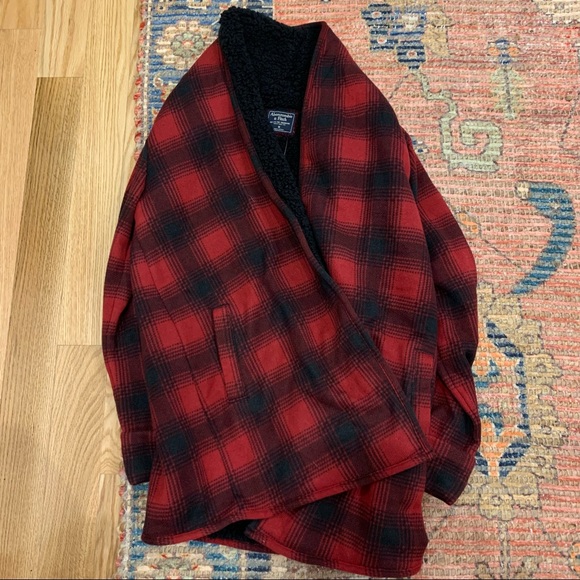 Abercrombie Red Plaid Sherpa Cardigan - Picture 2 of 3
